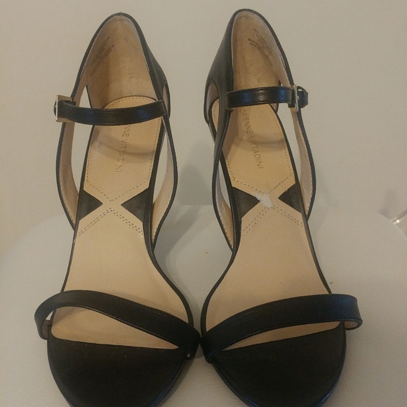 Heels - Picture 2 of 3